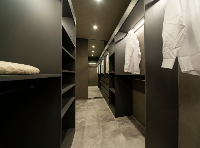 クオレ・ホームで設計したホテルライク住宅のクローゼット
